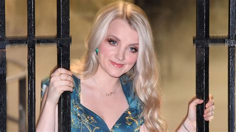 Evanna Lynch Nude: 720p HD Porn Videos & Sex Tapes